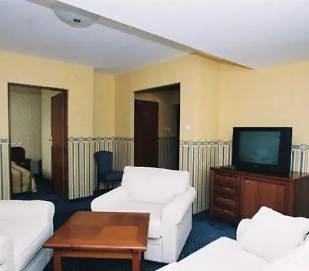 Osrodek Wypoczynkowo - Szkoleniowy Allianz リゾート リニャ